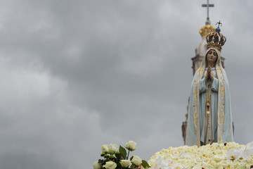 Our Lady of Fatima catholic virgin Mary statue - obrazy, fototapety, plakaty