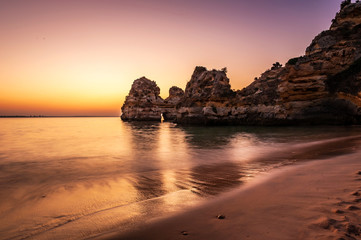 Naklejka premium Klifowe wybrzeże Algarve, Ponta da Piedade, Portugalia