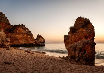 Fototapeta na wymiar Klifowe wybrzeże Algarve, Ponta da Piedade, Portugalia