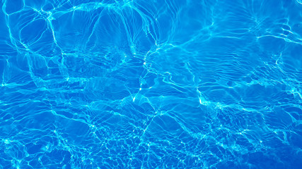 Blaues Wasser / blaue Poolfolie