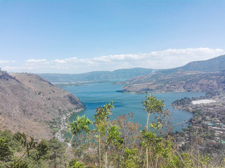 Fototapeta na wymiar lago amatitlán