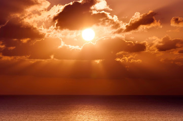 Obraz na płótnie Canvas sunset in the ocean