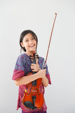 girl with violin