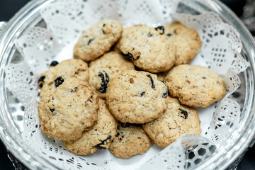 oatmeal cookies with raisins