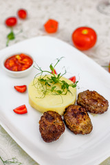 mashed potatoes with cutlets for lunch