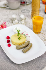 mashed potatoes with sausages for lunch