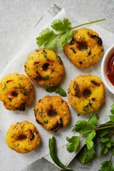 Vada/ Vadai - Tea time spicy snack with leftover rice