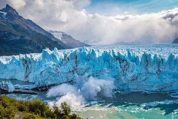 Foto auf Acrylglas Eis kollabiert ins Wasser am Perito Moreno Gletscher im Nationalpark Los Glaciares in der Nähe von El Calafate, Patagonien, Argentinien, Südamerika. © R.M. Nunes