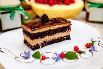 Cake with biscuitly chocolate tenderness