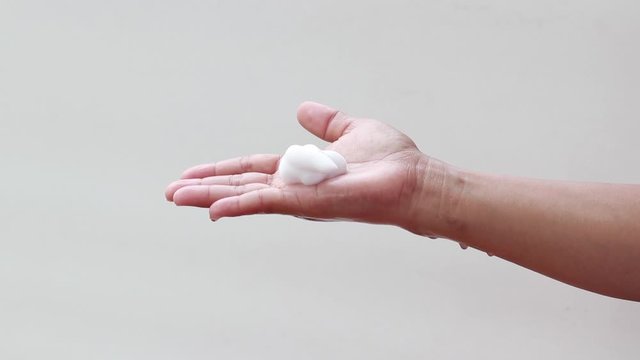 Asian children demonstrate how to wash hands 7 steps