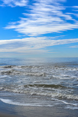 Bord de mer en Italie par un jour d'hiver ensoleillé