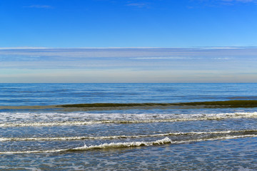 Bord de mer en Italie par un jour d'hiver ensoleillé