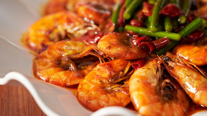 grilled shrimps with vegetables