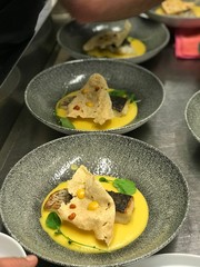 Plato de cocina. Crema de calabaza y papadom