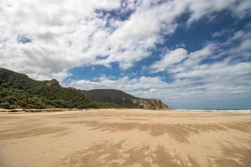 Weitläufiger Sandstrand von Nature's Valley in Südafrika