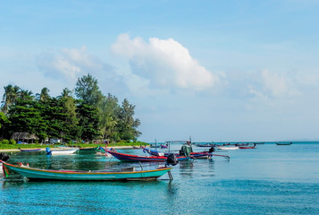 Naklejka na ściany i meble Tropical beach, traditional long tail boats, Gulf of Thailand, Thailand.