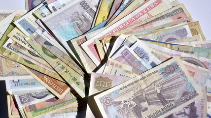 banknoty waluta świata pieniądze szmal kasa - obrazy, fototapety, plakaty