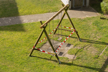 Schaukel, Spielplatz, Absperrung