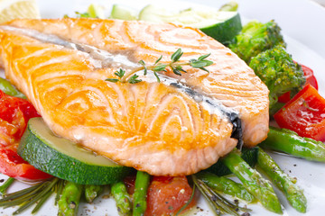 Grilled salmon steak butterfly with vegetables