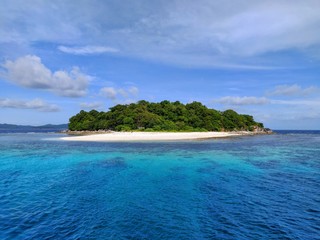 Naklejka premium Île paradisiaque isolée aux Philippines
