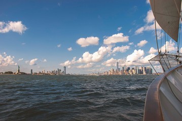 Fototapeta na wymiar The skyline of New Jersey and Lower Manhattan in New York