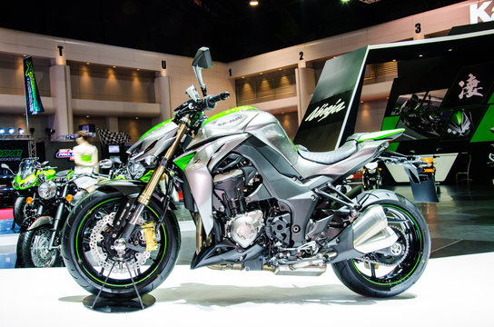 Kawasaki Z1000 Motorbike