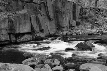 Flusslauf im Bodetal im Winter