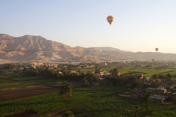 Fototapeta 
Balloon landscapes in Egypt at sunrise obraz