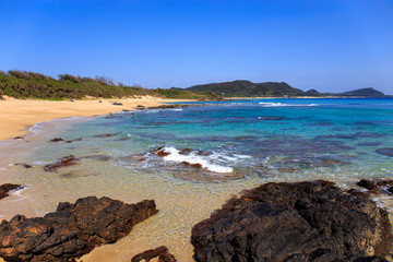 透明な海と白い砂浜と溶岩 #2