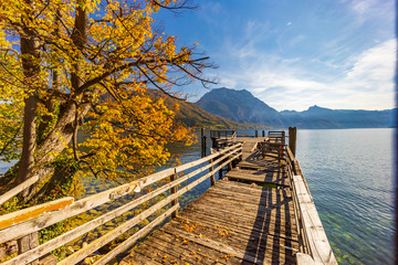 Obraz premium Lake and castle´s park in Gmunden, Austria