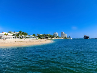 Luxury mansion in exclusive part of Fort Lauderdale