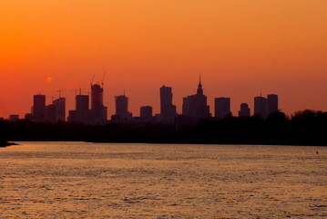 Warszawa o zachodzie słońca