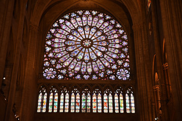 Grande rosace à Notre-Dame de Paris, France