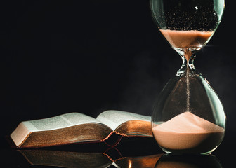 Hourglass and Holy Bible - 337766827