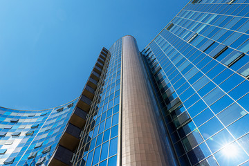 Modern building glazing