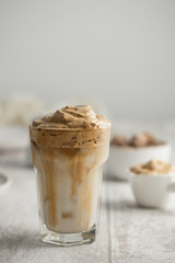 dalgona coffee café glacé crème