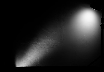 light, abstract, texture, metal, spotlight, dark, stage, black, wall, steel, design, pattern, gray, spot, wallpaper, metallic, backdrop, white, plate, blank, empty, space, theater, lamp, blue