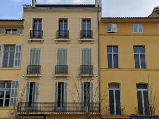 Cours mirabeau vide à Aix en provence en période de confinement, france, ville des fontaines