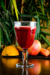smoothie with beets, carrots and apples