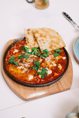 scrambled eggs with flatbread