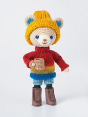 かわいい熊の編みぐるみ