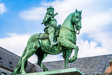 Naklejka premium Equestrian statue of Jan Wellem (Johann Wilhelm II) elector palatine of Wittelsbach dynasty, baroque statue built in 1711 in the old town market square in Dusseldorf, West Rhine Westphalia, Germany