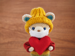 かわいい熊の編みぐるみ