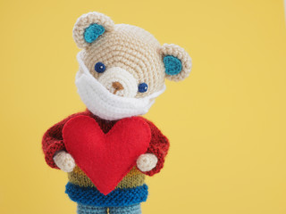 かわいい熊の編みぐるみ