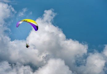 Paragliders jumping from Babadağ to Ölüdeniz, paragliding jumping point