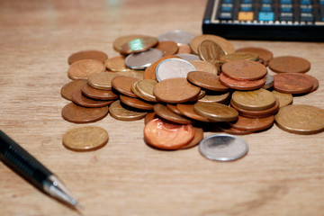 Amontoado de moedas.