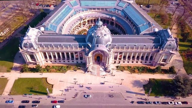 Flying backward from Petit Palais.