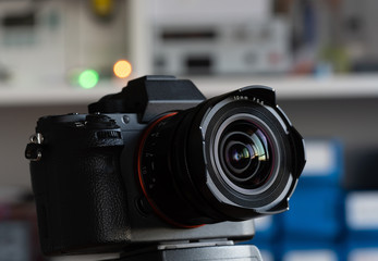 DSLR mirrorless camera with wide-angle lens