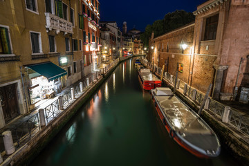 Obraz na płótnie Canvas Venice in the night