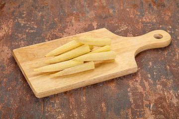 Raw baby corn